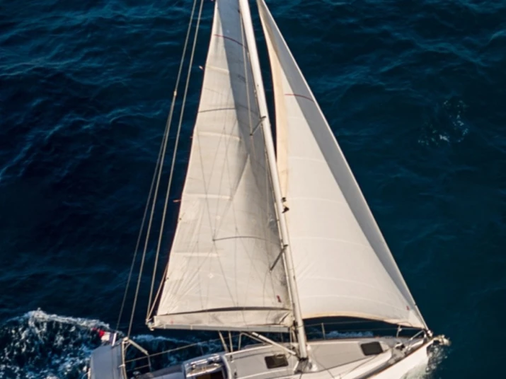 Sailboat hire in Marseille - Elan Impression 35
