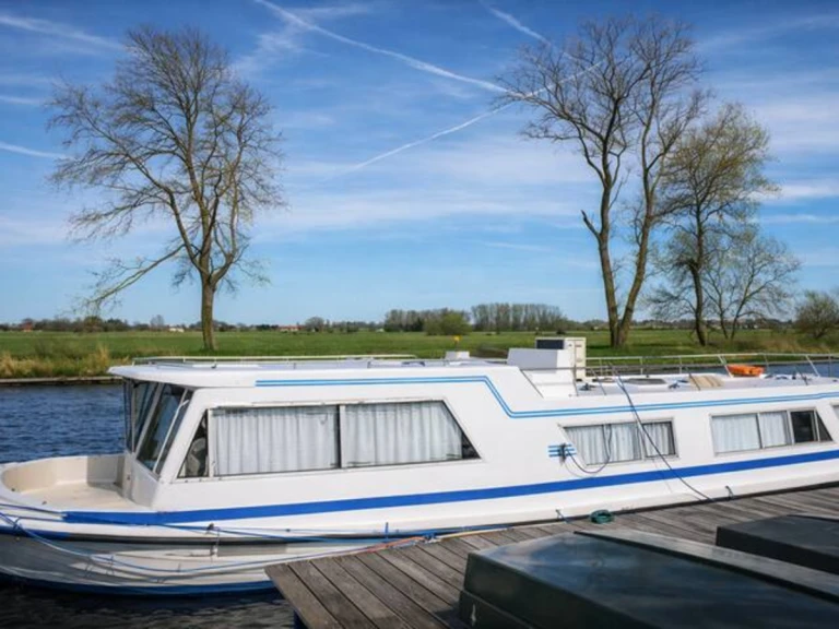 Yacht hire Saint-Jean-de-Losne cheap FB1325