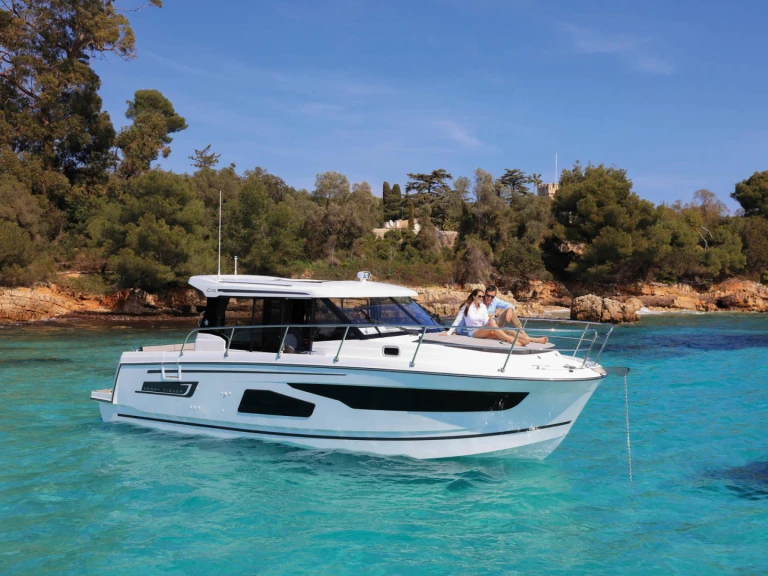 Charter a Jeanneau Merry Fisher 1095 in Bacoli on Samboat