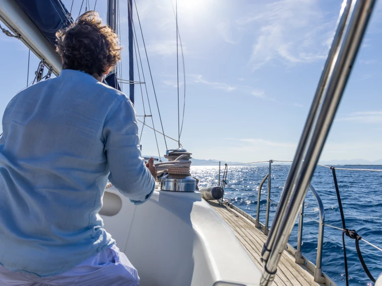 Hire Sailboat Jeanneau with a boat licence