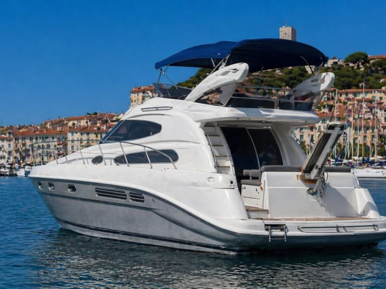 Hire Luxury Yacht Sealine with a boat licence