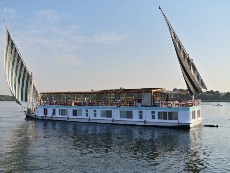 Sailboat hire in Aswan - Custom Made Dahabiya