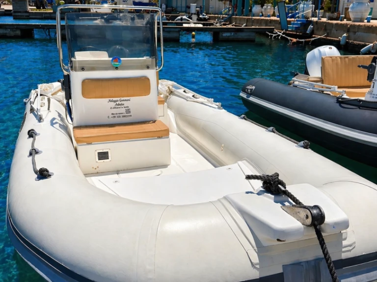 RIB hire in Arbatax - Capelli Tempest 530