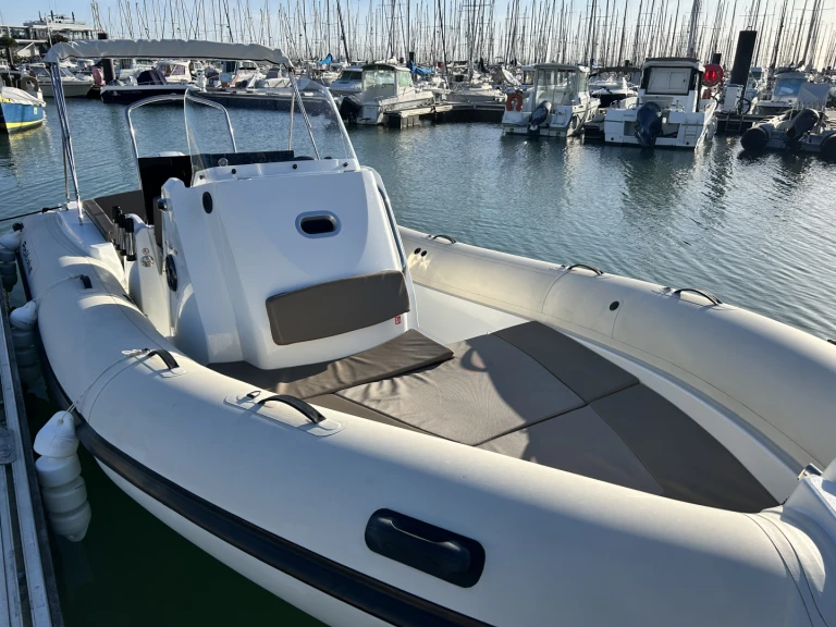 Yacht hire La Rochelle cheap hélios 25
