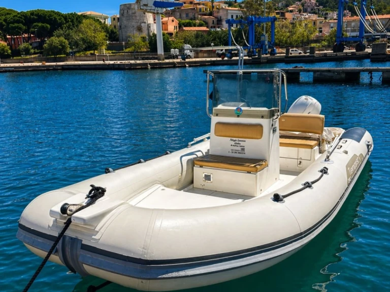 Hire RIB Capelli with a boat licence