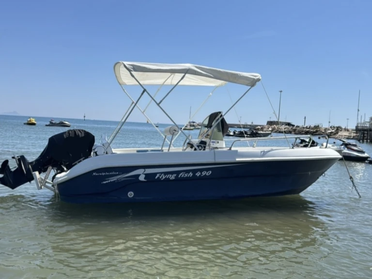 Charter a NAVALPLASTICA 490 in Anzio on Samboat