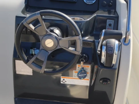 Motorboat to hire Six-Fours-les-Plages at the best price