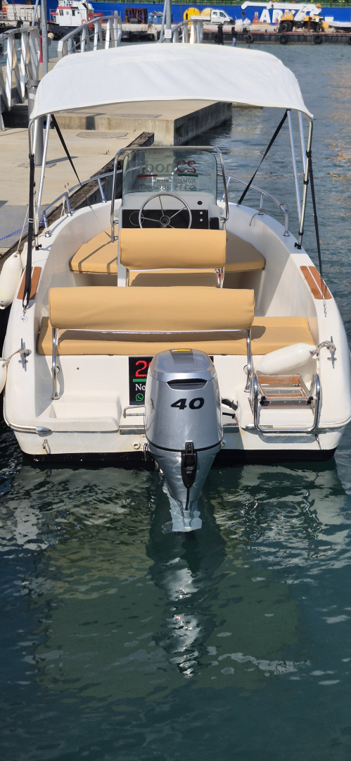 Yacht hire La Spezia cheap Schizzo 520
