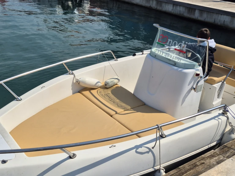 Charter a BLU LINE Schizzo 520 in La Spezia on Samboat