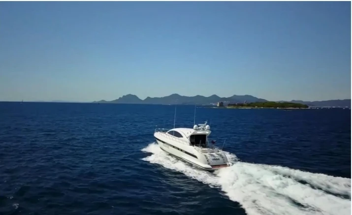 Yacht charter Sorrento - Overmarine S.p.a MANGUSTA 72 on SamBoat