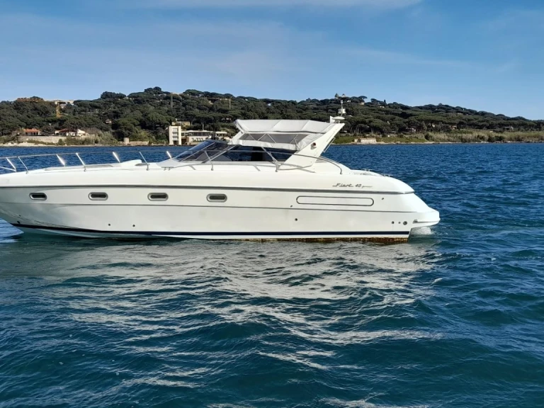 Hire a Fiart Fiart 40 Genius Port Grimaud