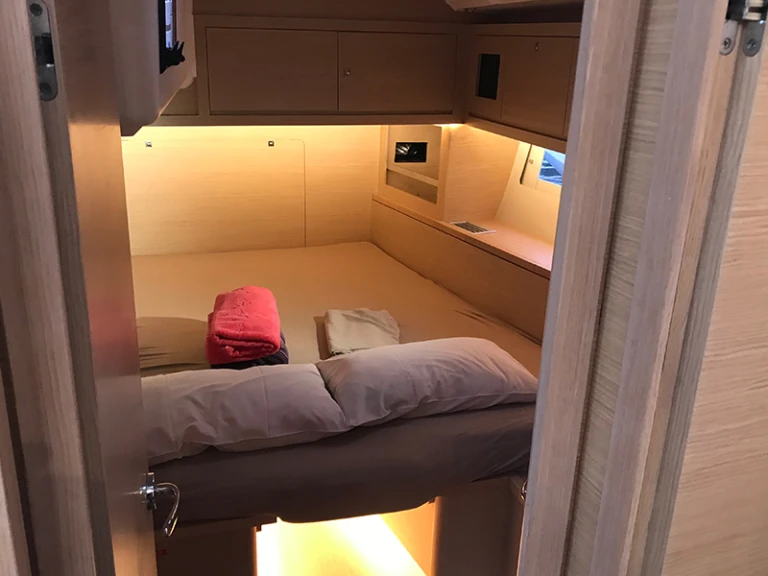 Charter a Dufour Dufour 530 in Dénia on Samboat