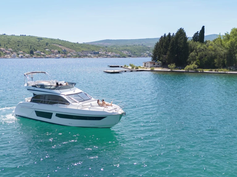 Luxury Yacht hire in Tivat - Azimut Azimut 53 Fly