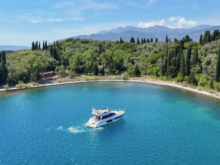 Hire Luxury Yacht with or without skipper Azimut Tivat