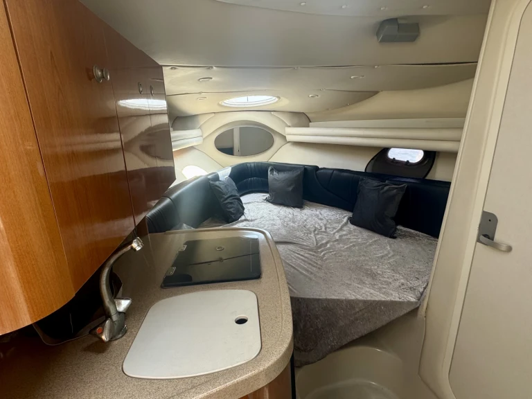 Hire a Four Winns Vista 248 Saint-Raphaël