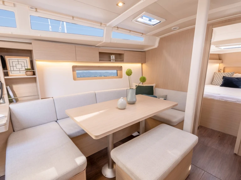 Sailboat hire in Palma de Mallorca - Oceanis 37.1 firts line