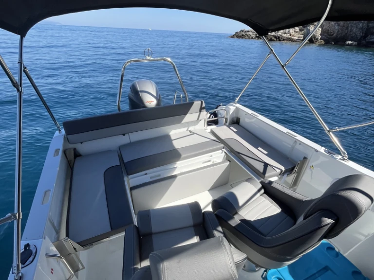 Charter a Jeanneau Cap Camarat 6.5 WA Serie 3 in Dubrovnik on Samboat