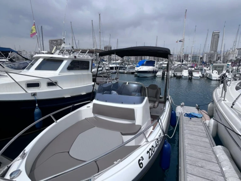 Yacht hire Port of Alicante cheap 530 Sport