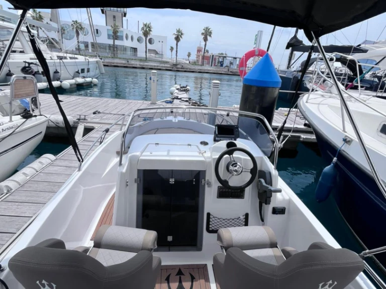 Motorboat hire in Port of Alicante - trident 530 Sport