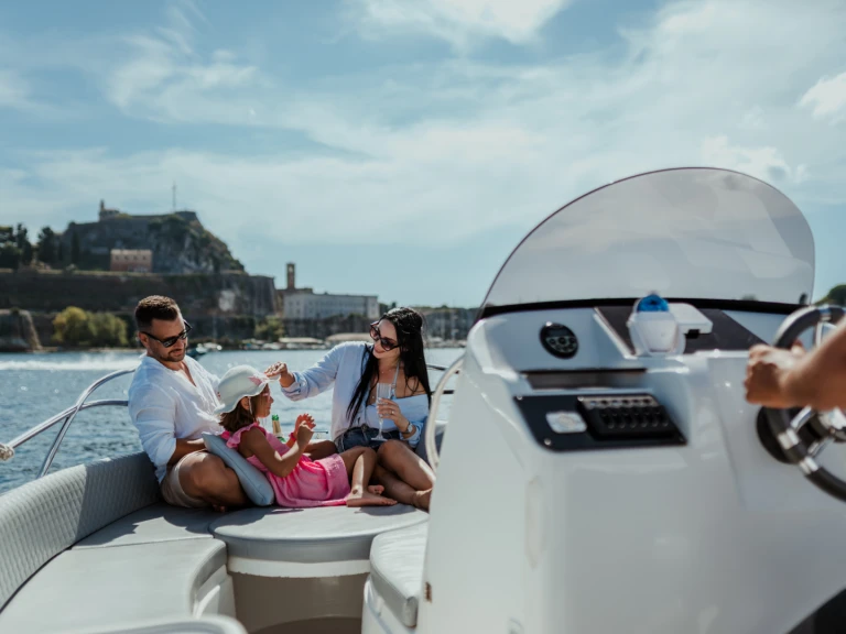 Motorboat to hire Benitses at the best price