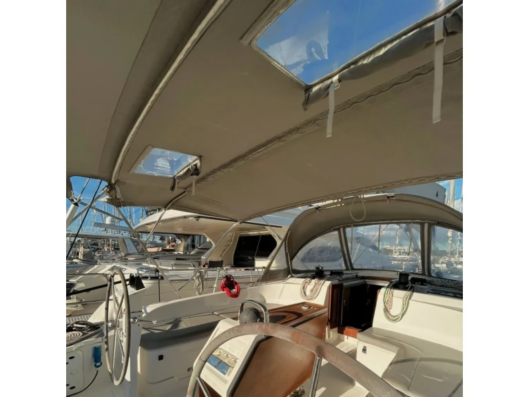 Hire Sailboat Bavaria with a boat licence