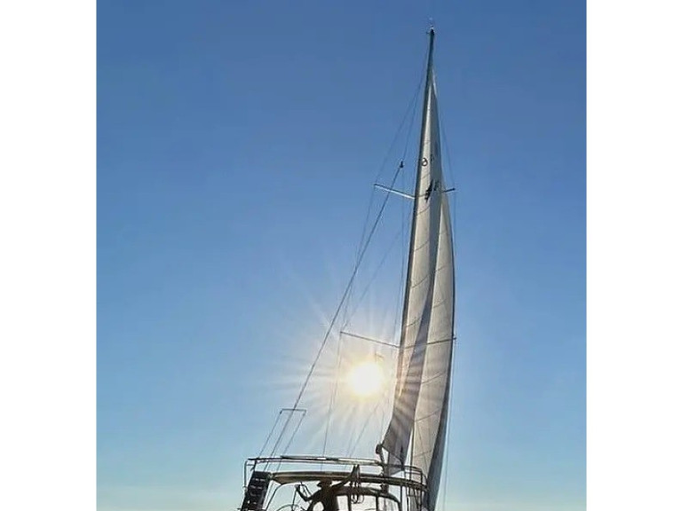 Hire Sailboat Bavaria with a boat licence