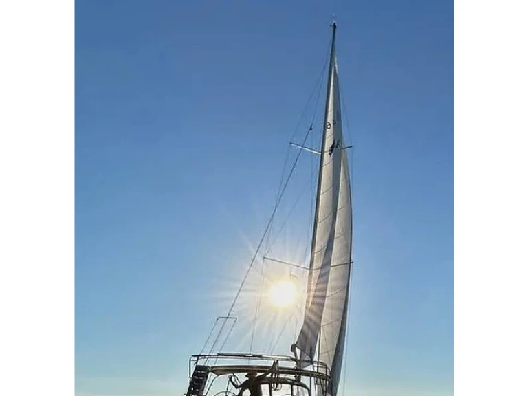 Hire Sailboat Bavaria with a boat licence