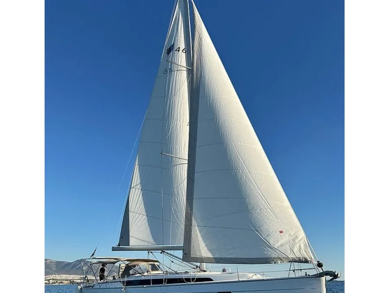 Hire Sailboat with or without skipper Bavaria Alimos
