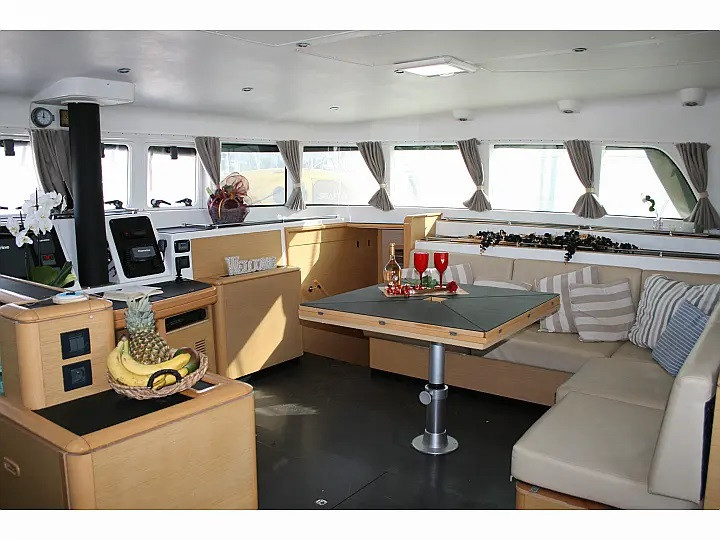 Yacht hire Alimos cheap Lagoon 500