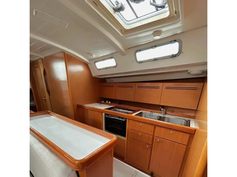 Yacht charter Alimos - Bénéteau Cyclades 50.5 (5 cab) on SamBoat
