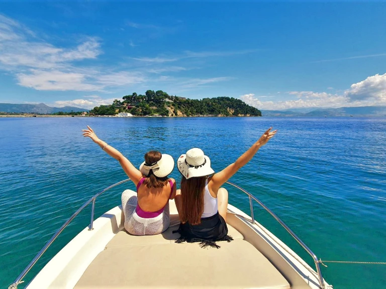 Motorboat hire in Benitses - Nireus 550