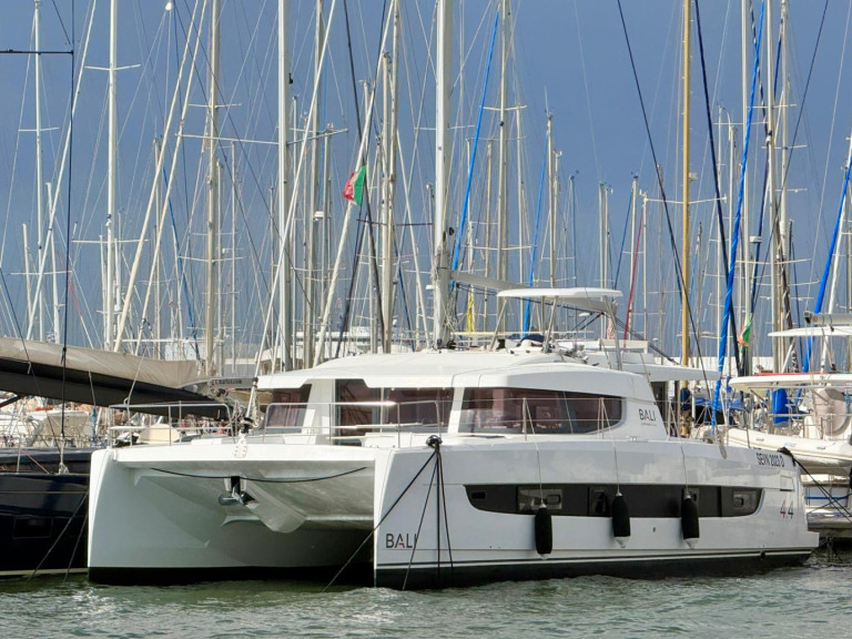 Yacht charter Golfo Aranci - Bali Bali 4.4 on SamBoat