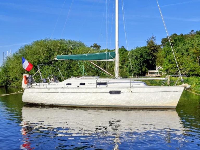 Sailboat hire in Arzon - Bénéteau Oceanis 321