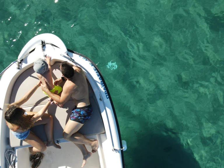 Charter a Nireus Nireus 550 in Benitses on Samboat