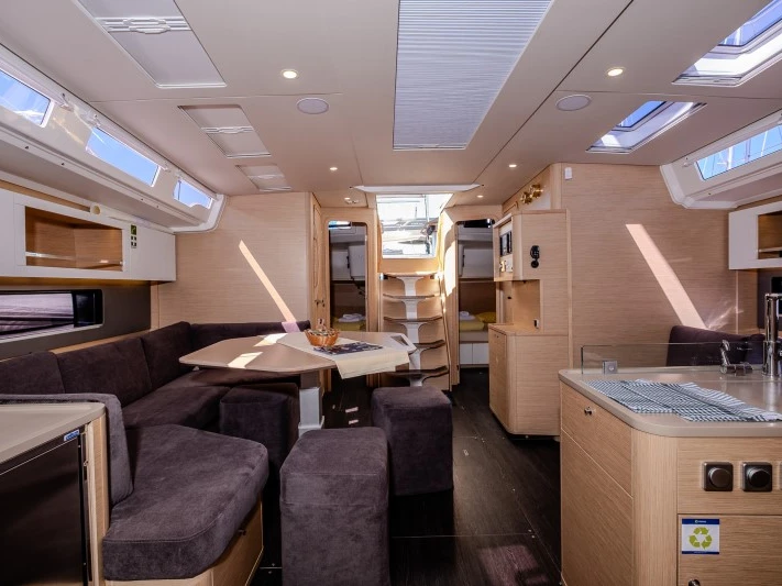 Yacht charter Šibenik - Dufour Dufour 48 on SamBoat