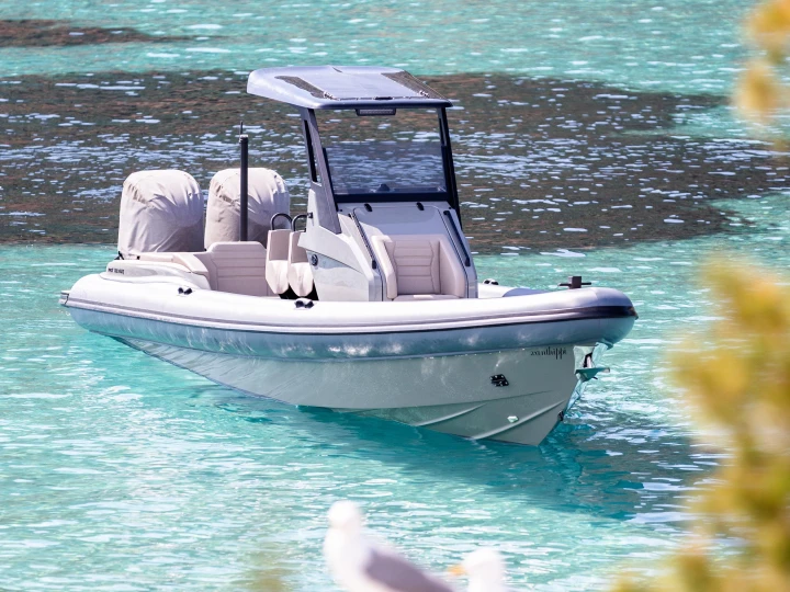 Hire a Rock Marine Rock 30 Alimos