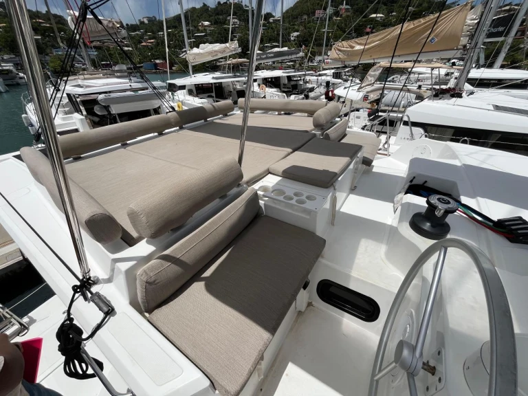Yacht hire Anse Marcel cheap Bali Catspace Voile