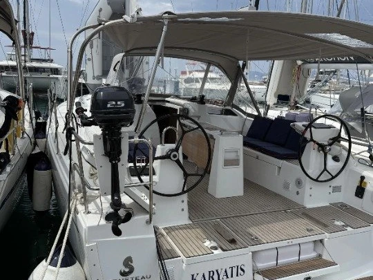 Charter a Bénéteau Oceanis 37.1 in Kos on Samboat