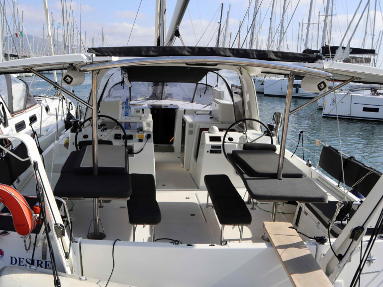 Hire a Jeanneau Sun Loft 47 Kos