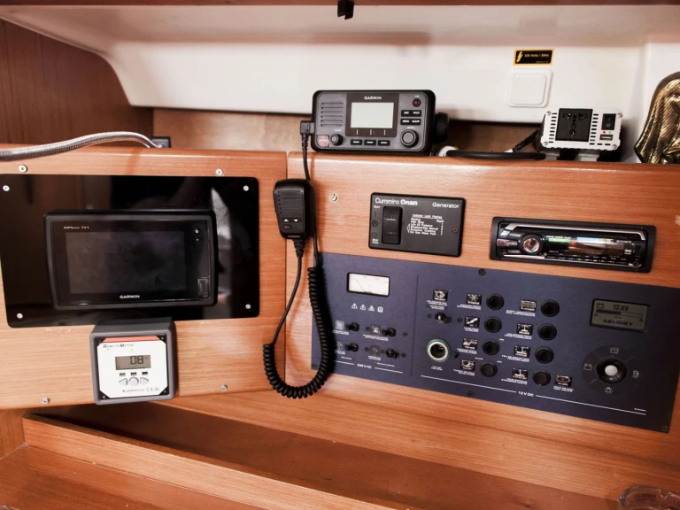 Yacht charter Adámas - Bénéteau Cyclades 50.5 on SamBoat