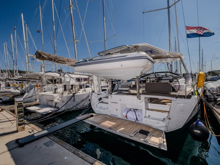 Yacht charter Šibenik - Dufour Dufour 48 on SamBoat