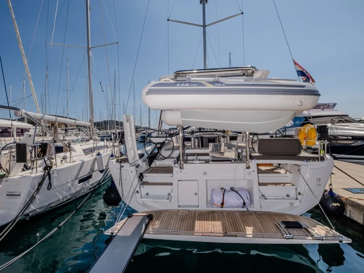 Hire a Dufour Dufour 48 Šibenik