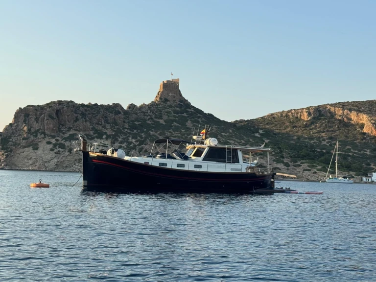 Hire Motorboat with or without skipper Menorquin-Yachts Port d'Andratx