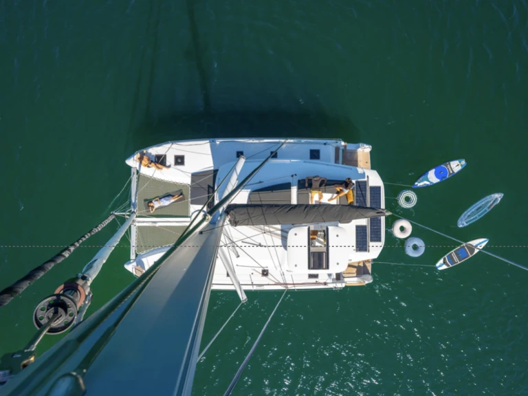 Charter a Lagoon Lagoon 43 in Seget Donji on Samboat