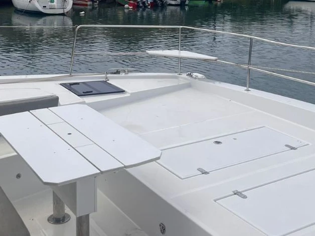 Yacht charter La Paz - Bali Bali 4.6 on SamBoat