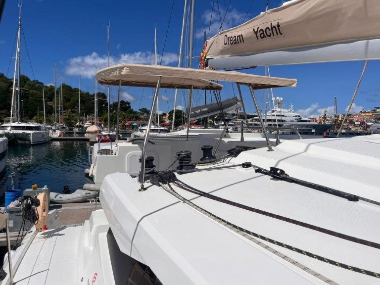 Charter a Fountaine Pajot Astrea 42 in Bas du Fort on Samboat