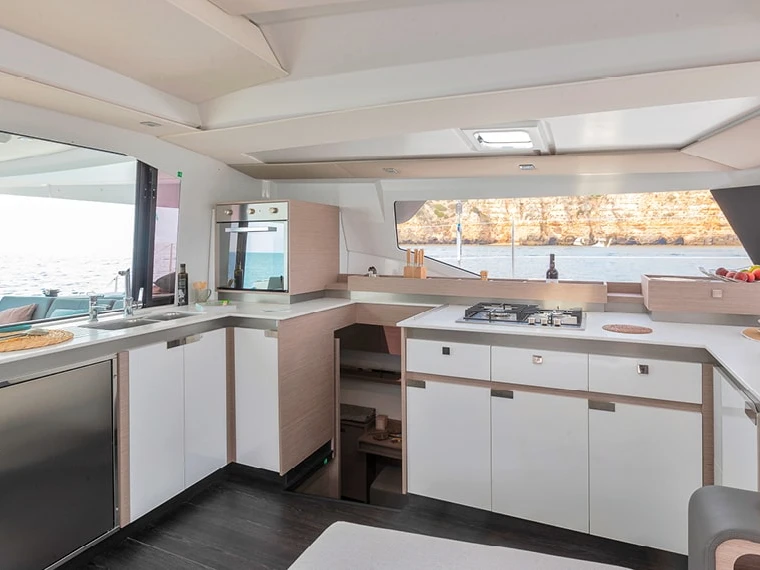 Hire Catamaran Fountaine Pajot with a boat licence