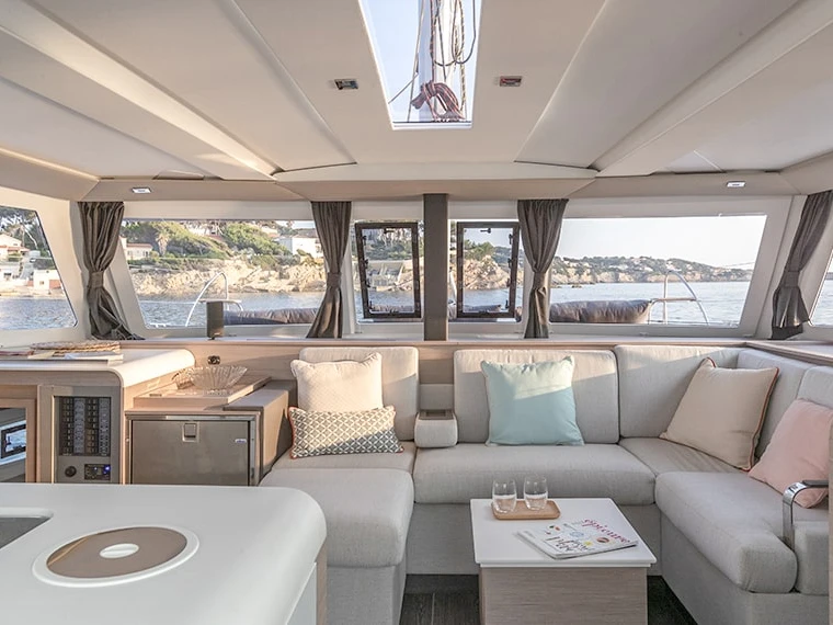 Yacht charter Anse Marcel - Fountaine Pajot Isla 40 on SamBoat