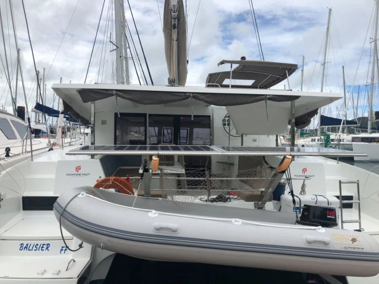 Hire Catamaran Fountaine Pajot with a boat licence