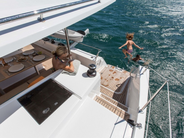 Hire Catamaran Fountaine Pajot with a boat licence